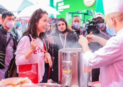 小火锅连锁店加盟，适合哪类人创业投资？