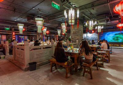 打卡网红城市重庆，少不了吃一顿朝天门火锅！