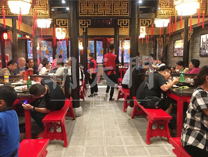 重庆本地人喜欢的火锅店，口碑与味道共存