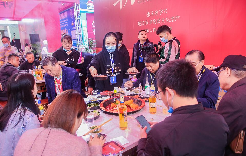 合格的餐饮服务员，到底该是怎样的？请按这个标准！